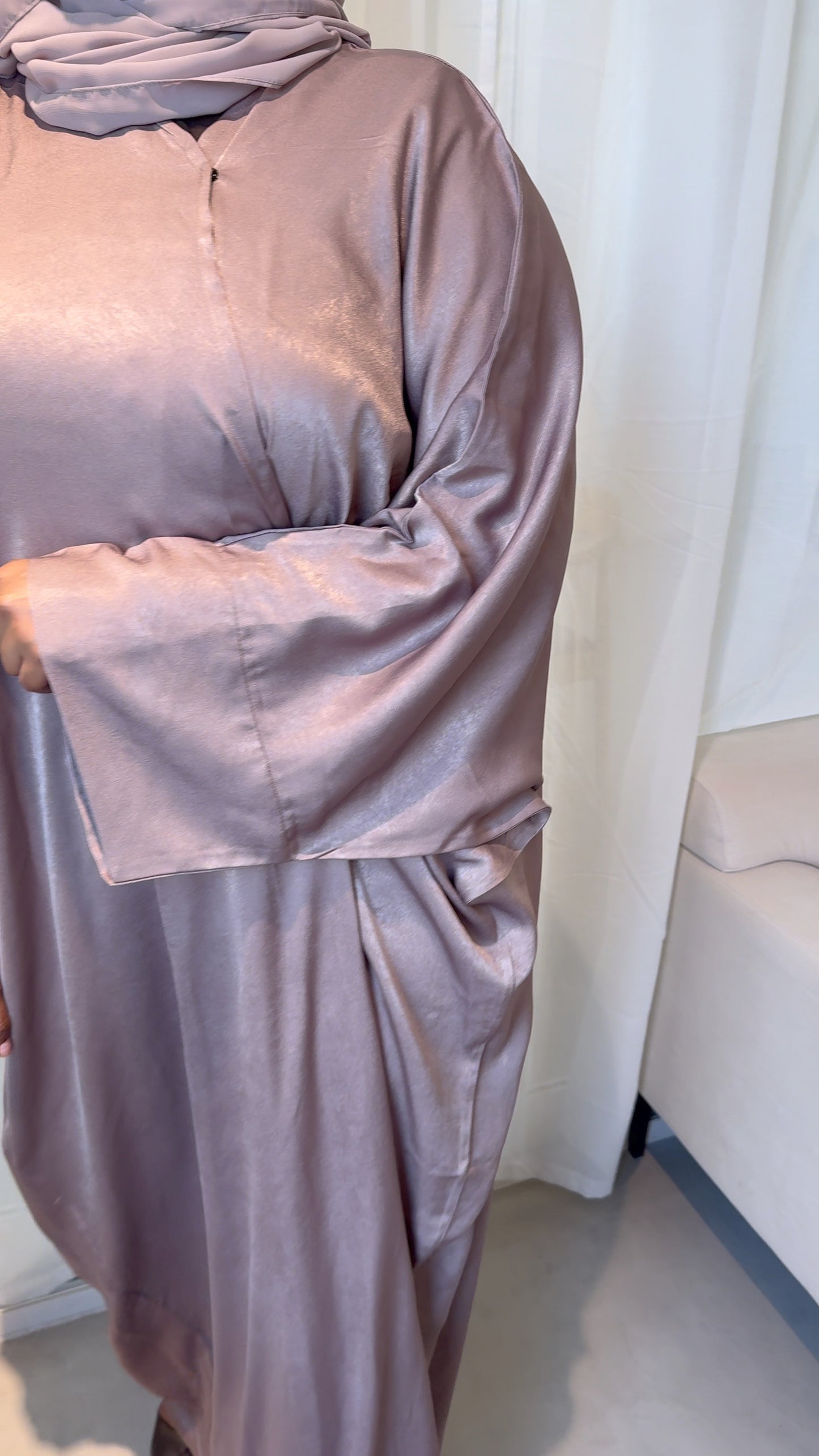 Glossy Camel Bisht Abaya