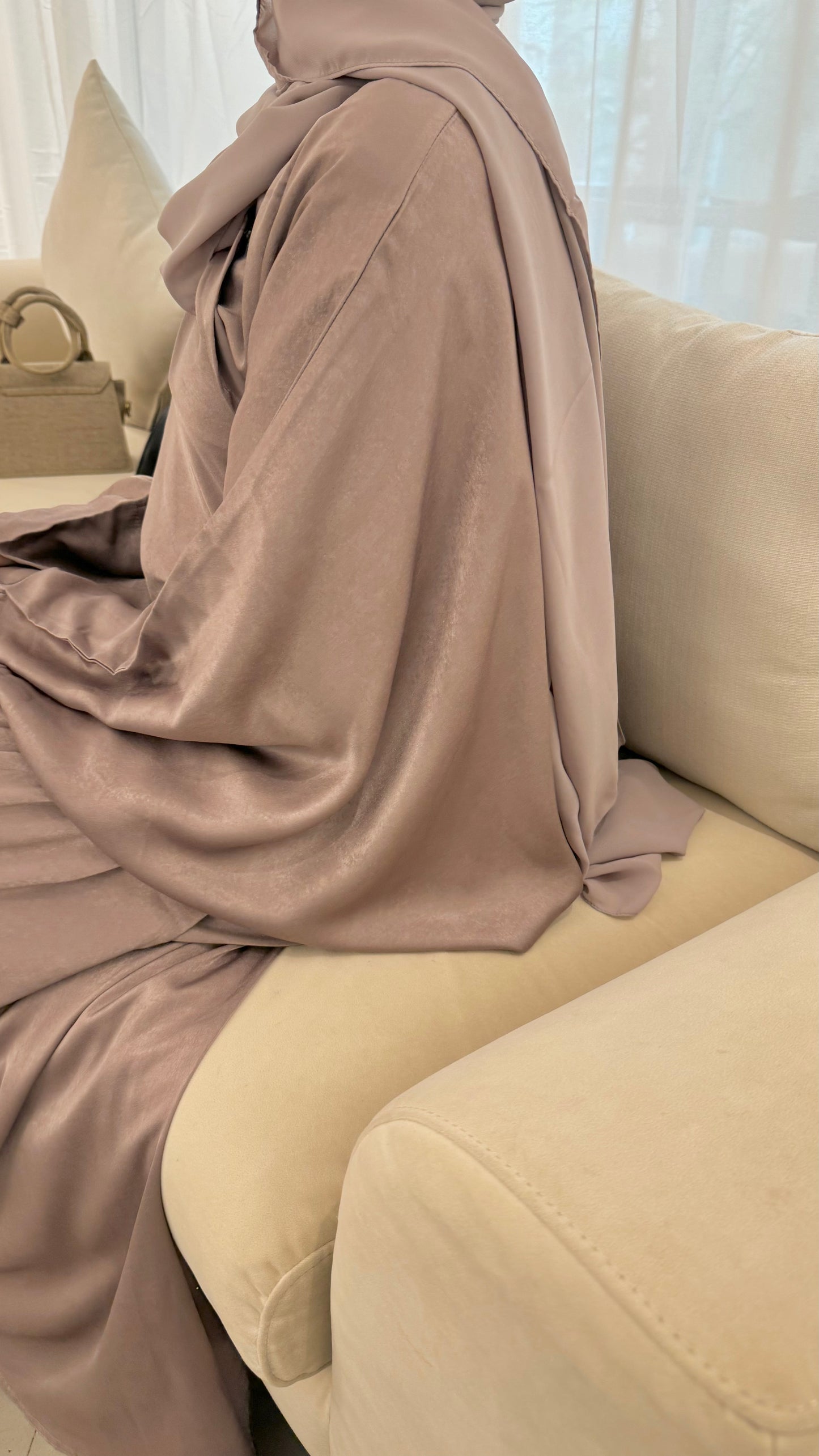 Glossy Camel Bisht Abaya